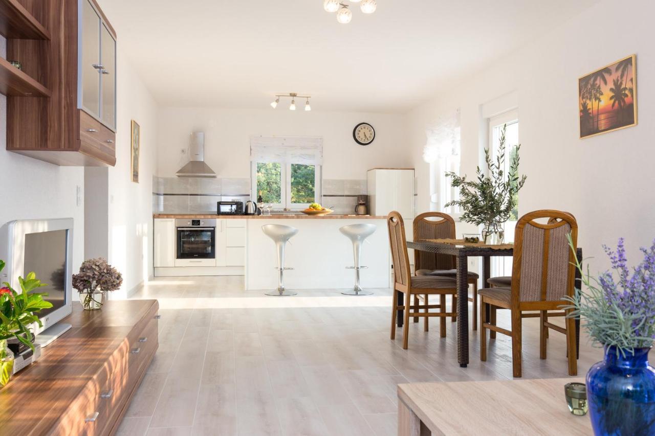 Apartment Dajana Pinezići Kültér fotó