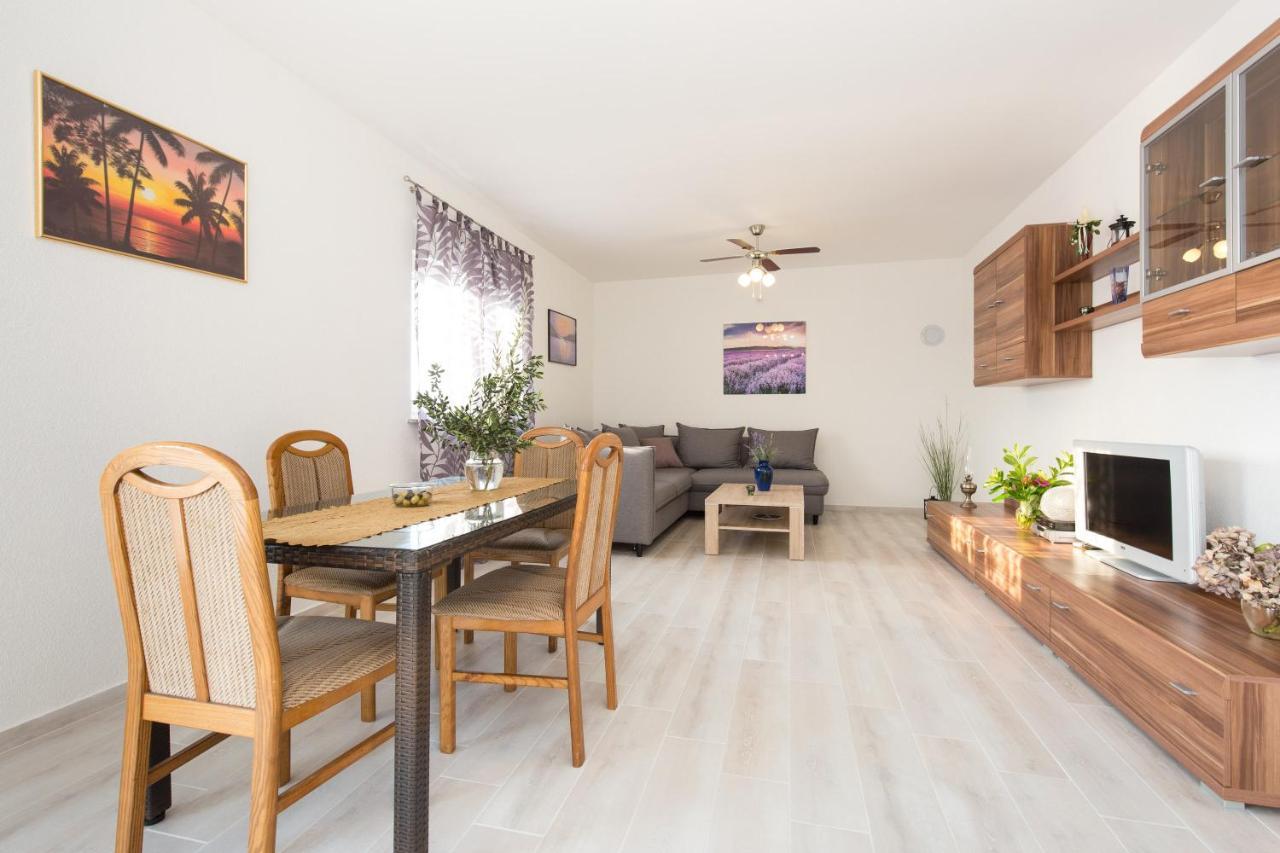 Apartment Dajana Pinezići Kültér fotó