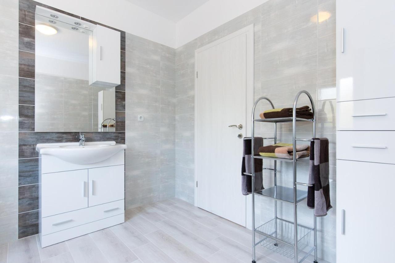 Apartment Dajana Pinezići Kültér fotó