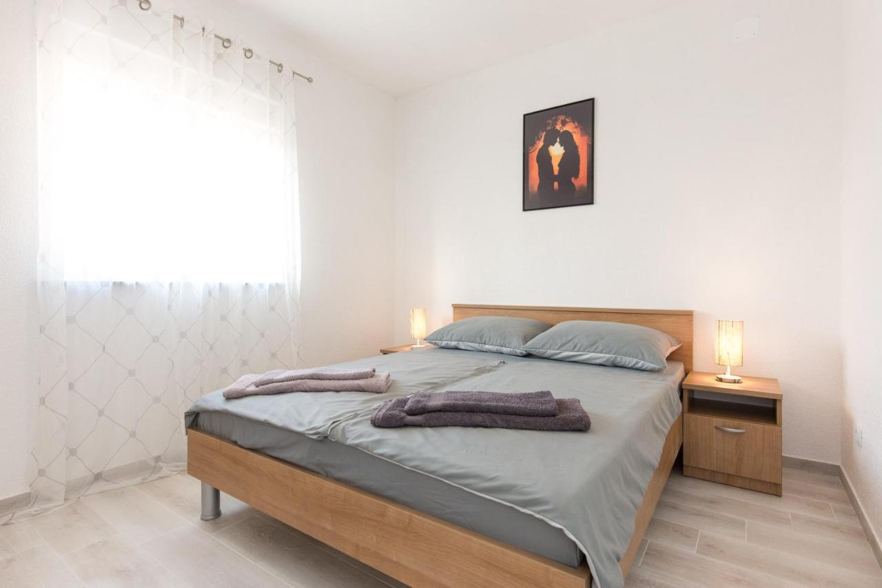 Apartment Dajana Pinezići Kültér fotó